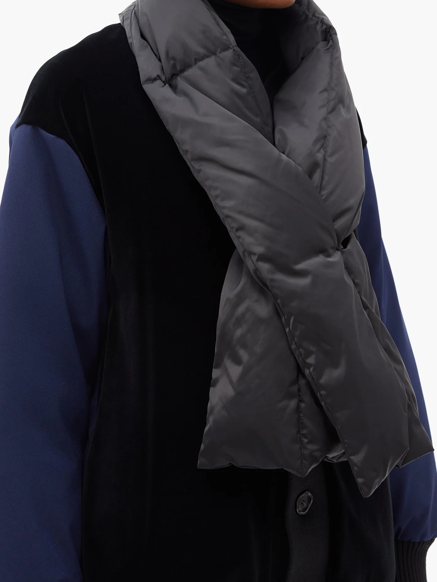 Reversible removable-scarf coat - 3