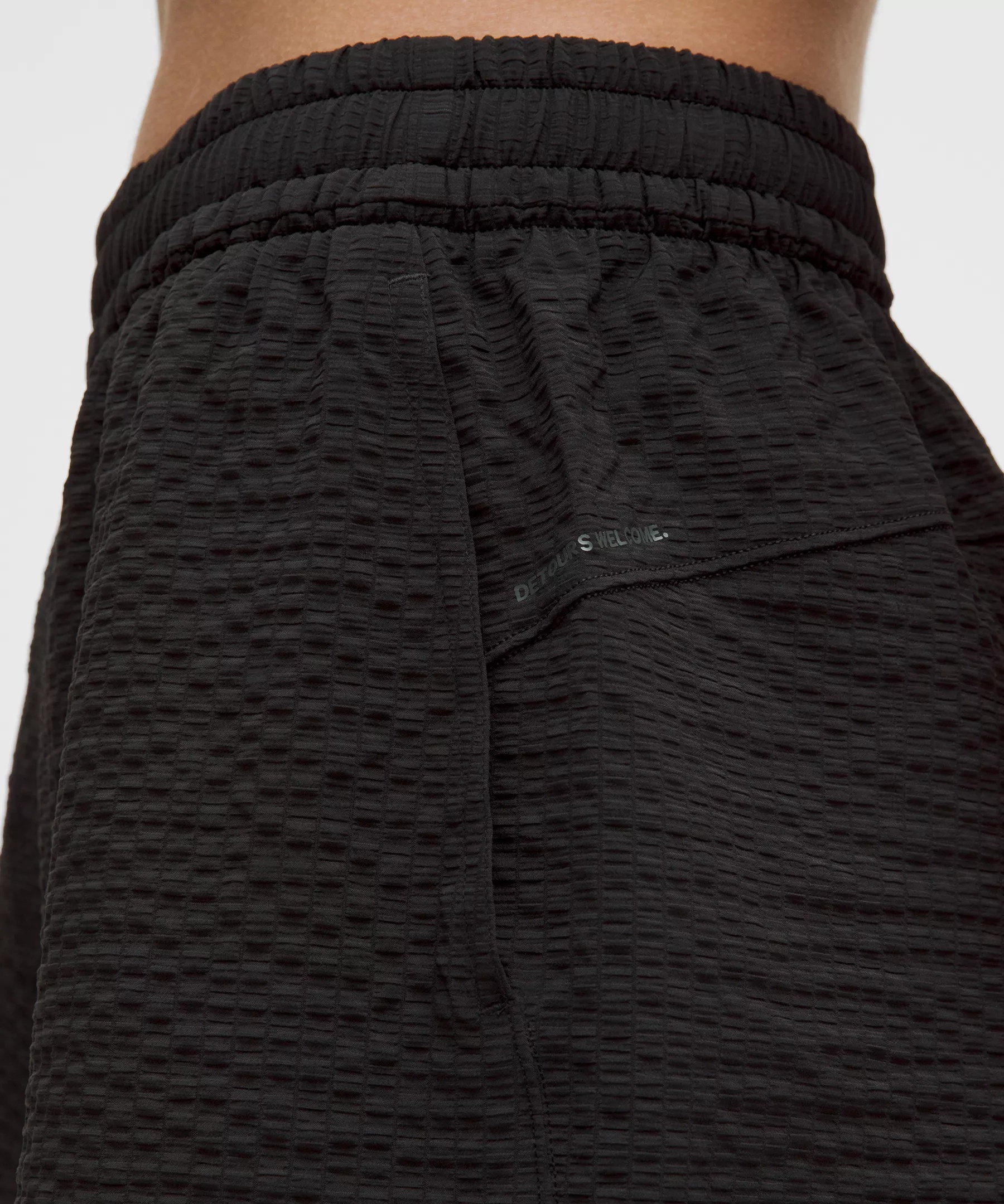 Grid-Texture Relaxed High-Rise Hiking Short 4" - 6
