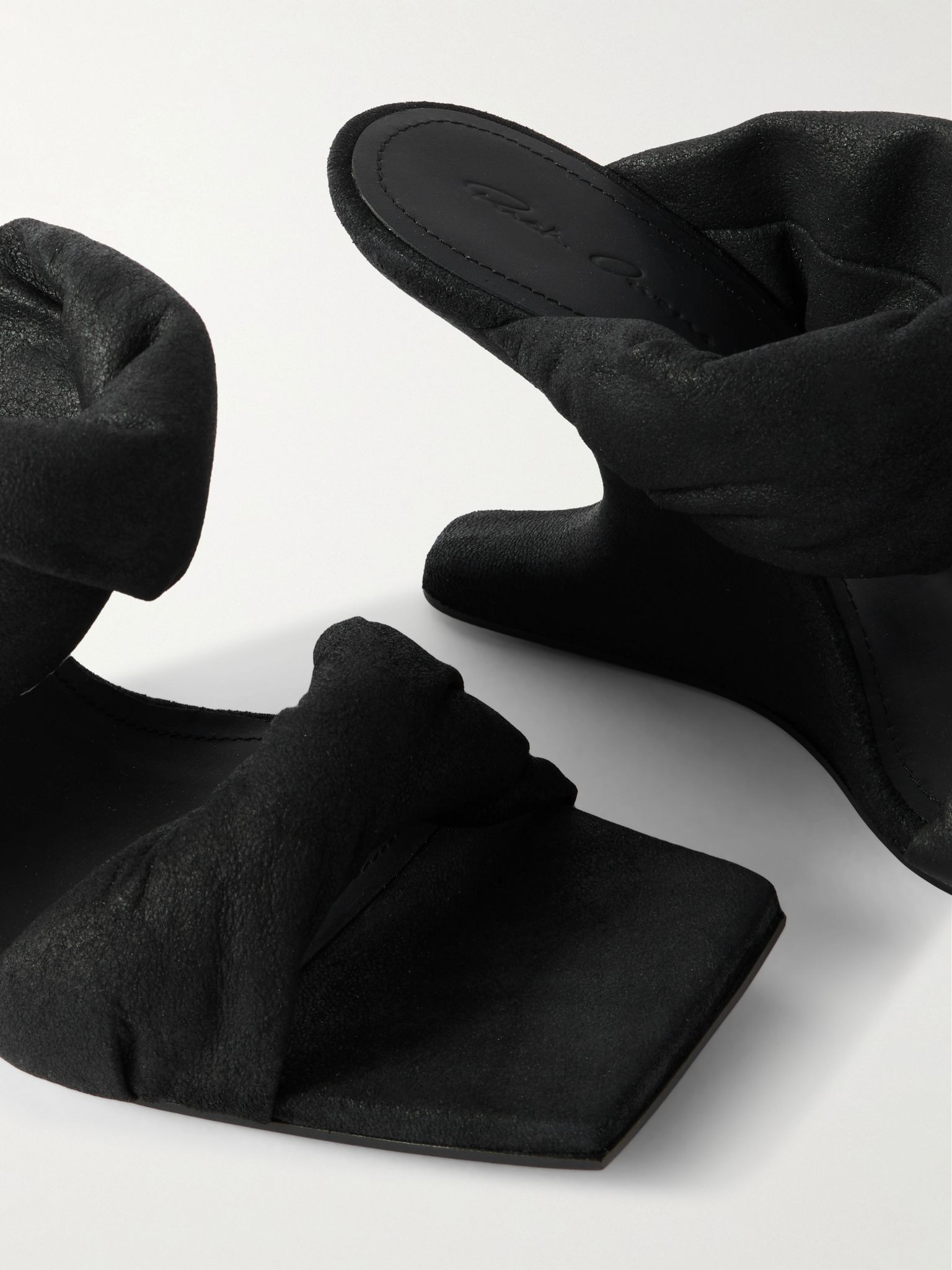 Twisted Cantilever suede wedge mules Black - 4