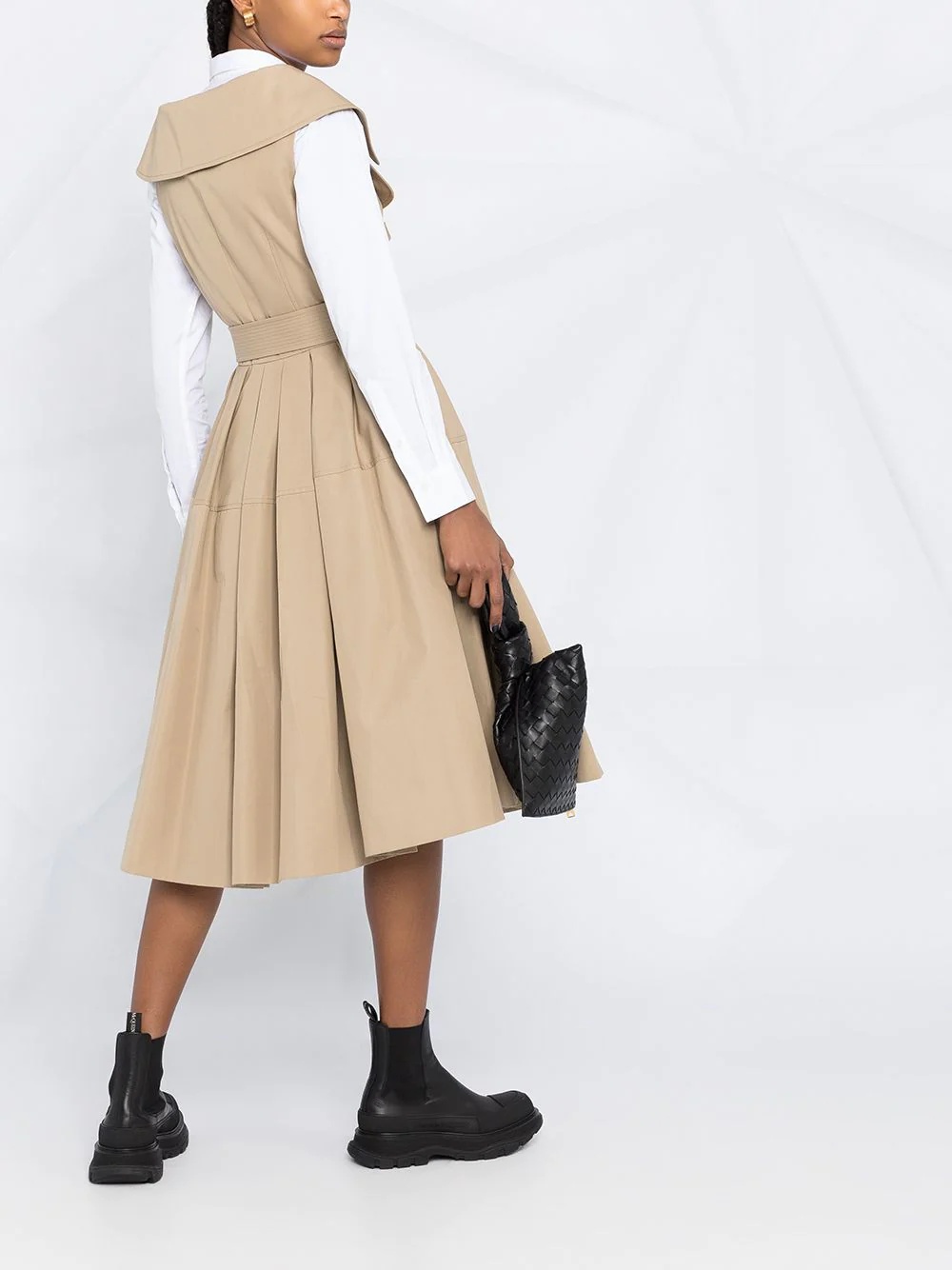 sleeveless pleated trench coat - 6