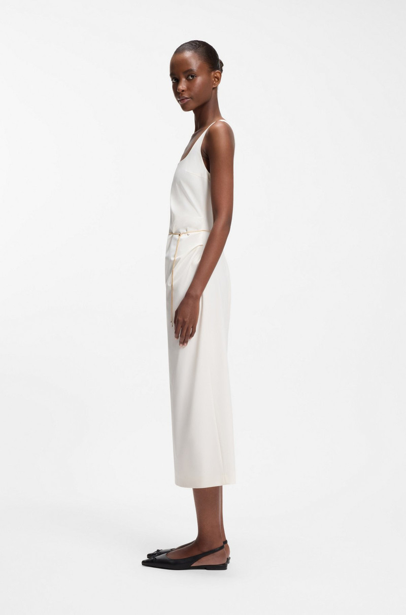 SQUARE-NECK DRESS WITH GOLDEN CHAIN BELT 3
