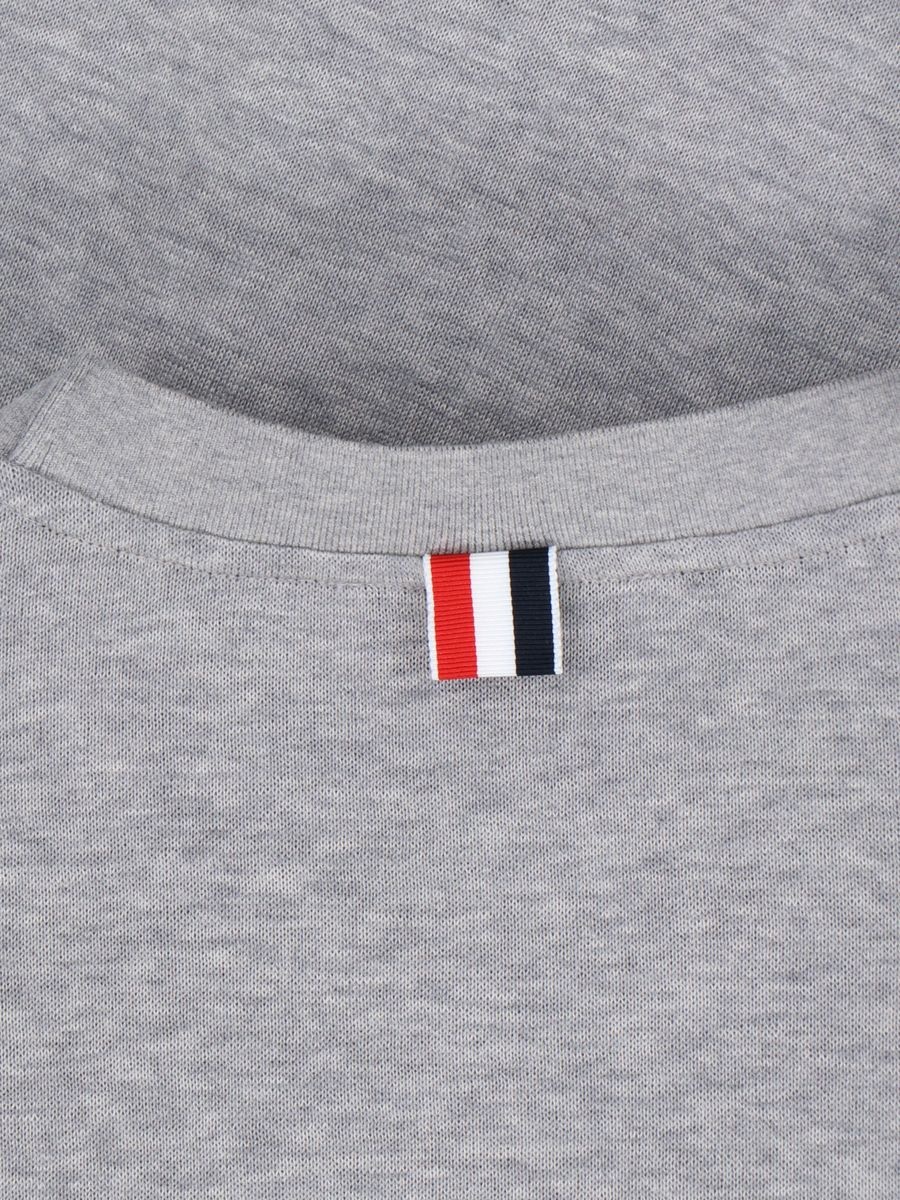 Tシャツ・カットソー Thom Browne MJS247A J0129 GROSGRAIN-LOOP T-shirt Thom Browne grosgrain-loop short-sleeve T-shirt | Grey