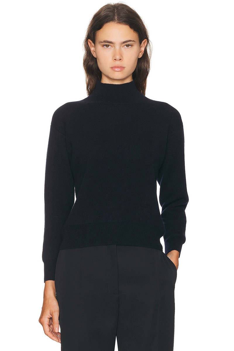 Heta Sweater 1