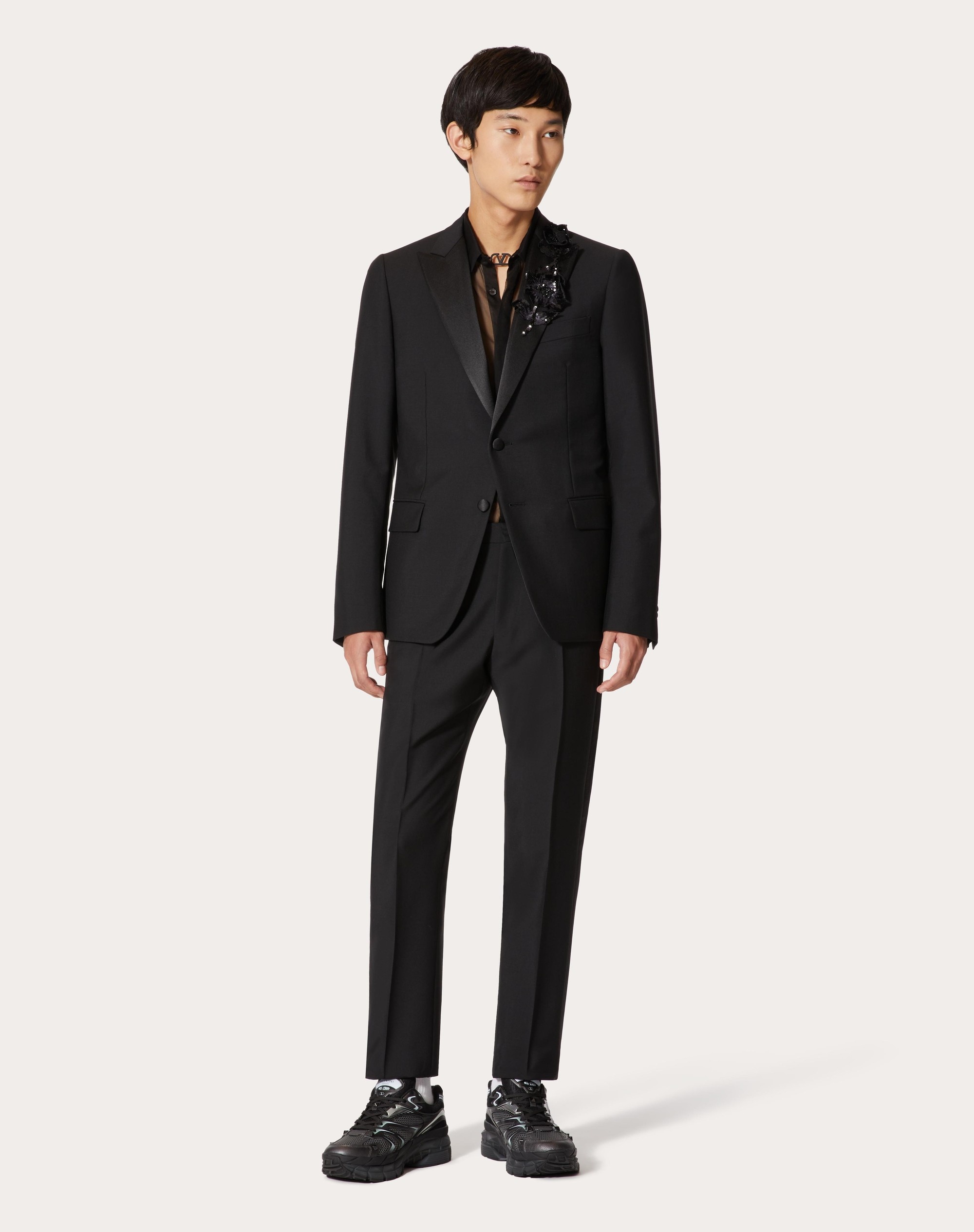 WOOL TUXEDO WITH EMBROIDERED FLORAL PATCH - 3