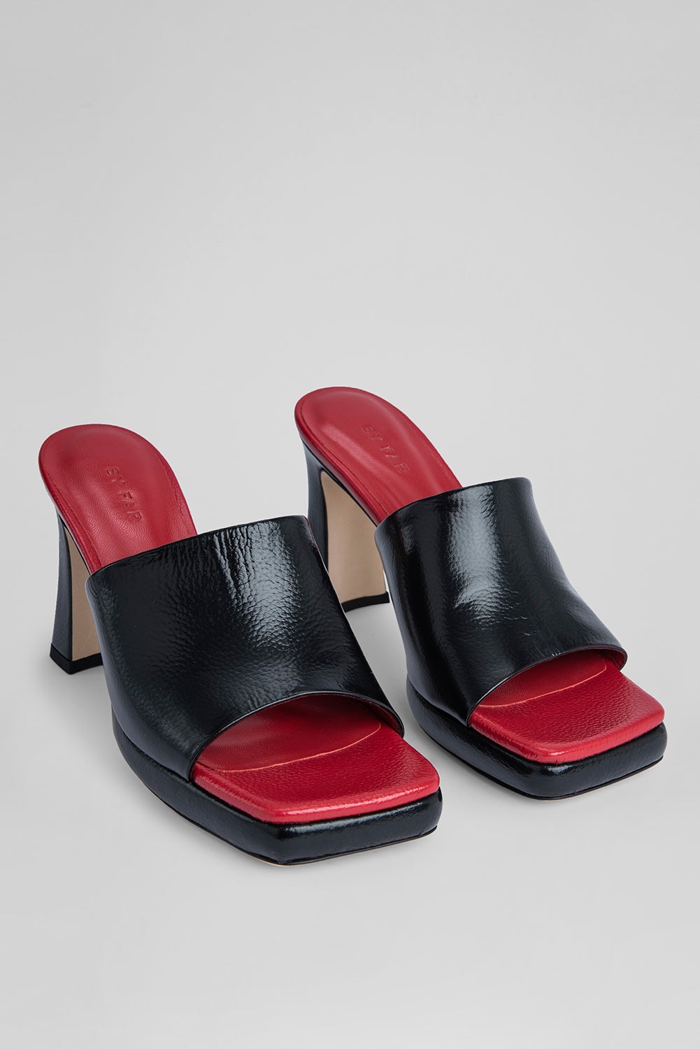 Beliz Black Gloss Grained Leather - 2
