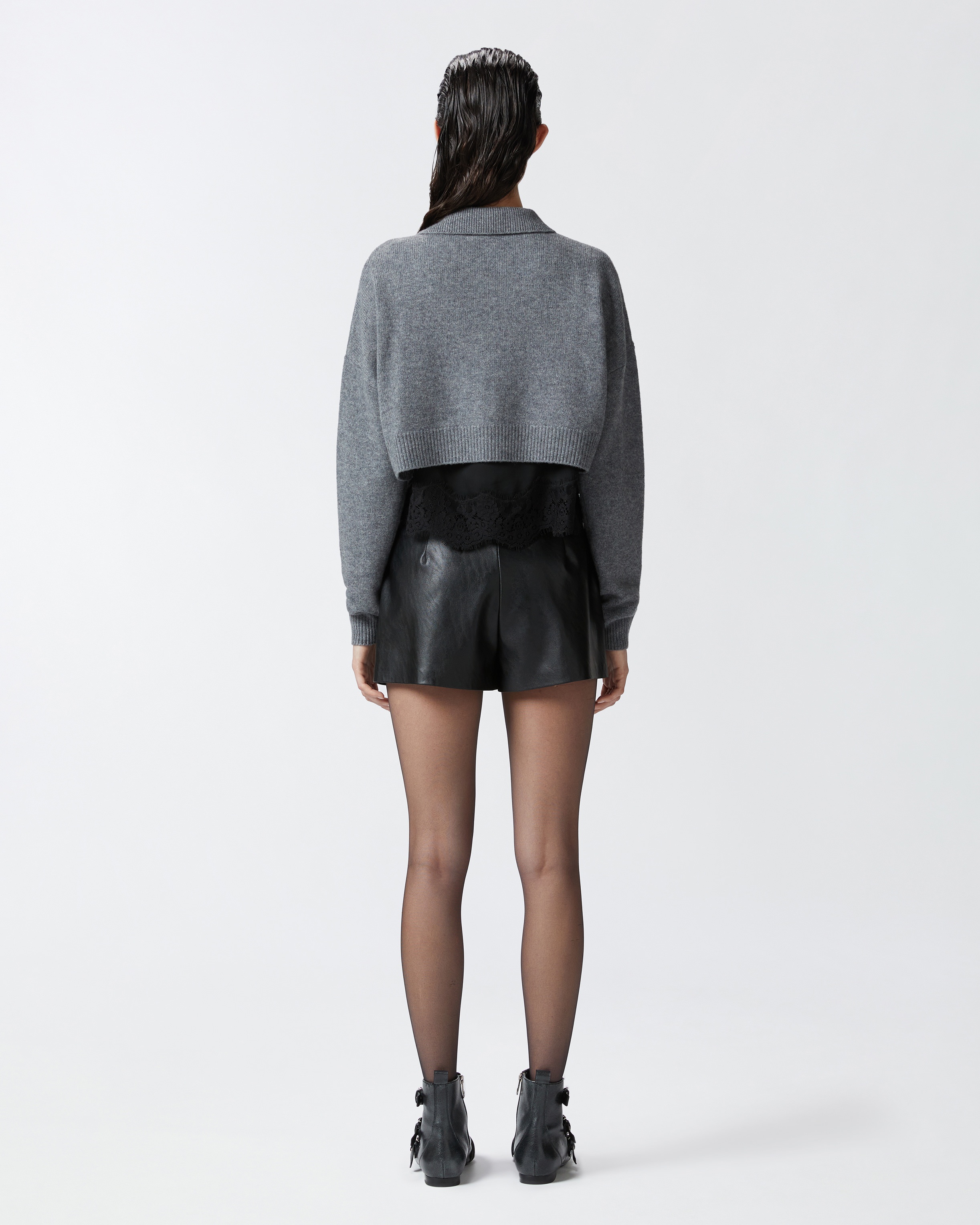 LEATHER-EFFECT SHORTS WITH BUTTON - 4