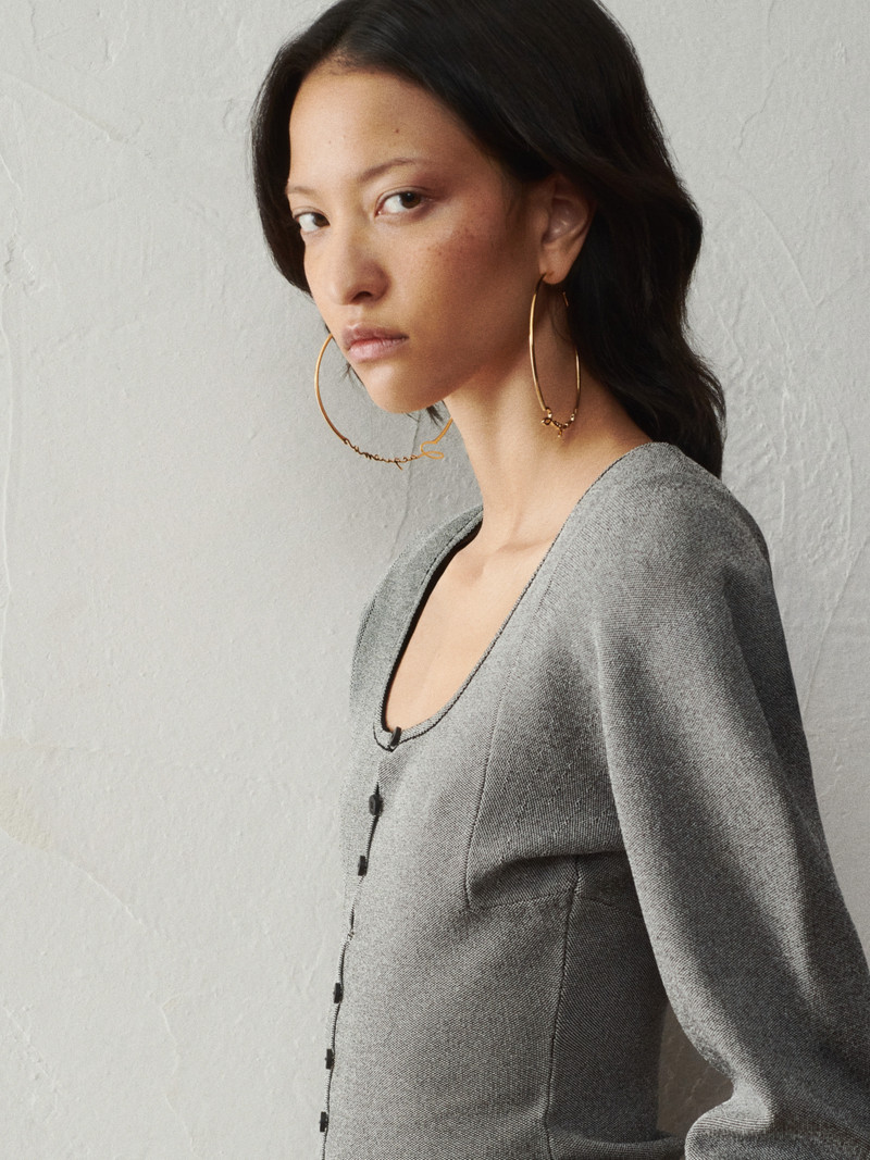 The Jacquemus hoops earrings 3