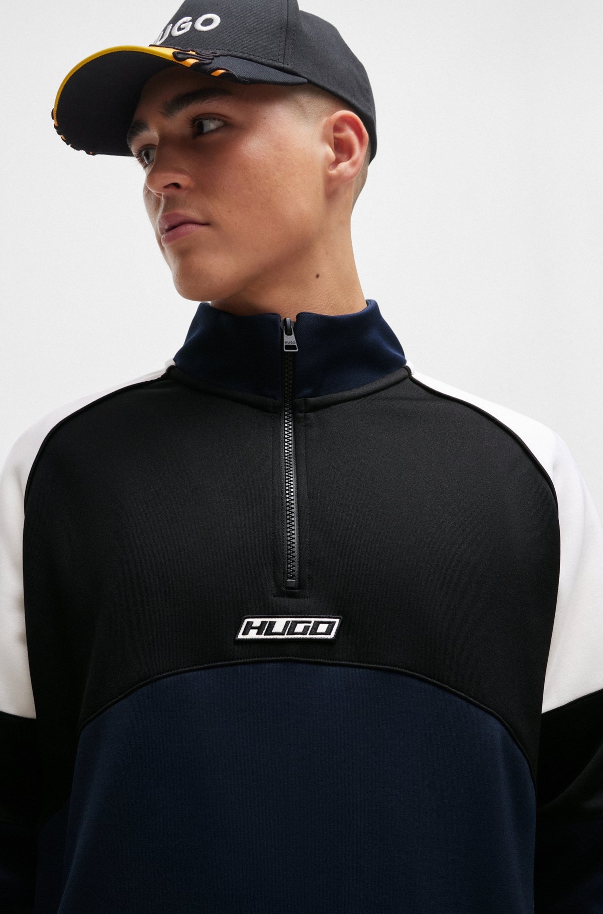 COLOR-BLOCKED SWEATSHIRT WITH RACING-INSPIRED LOGO BADGE - 3