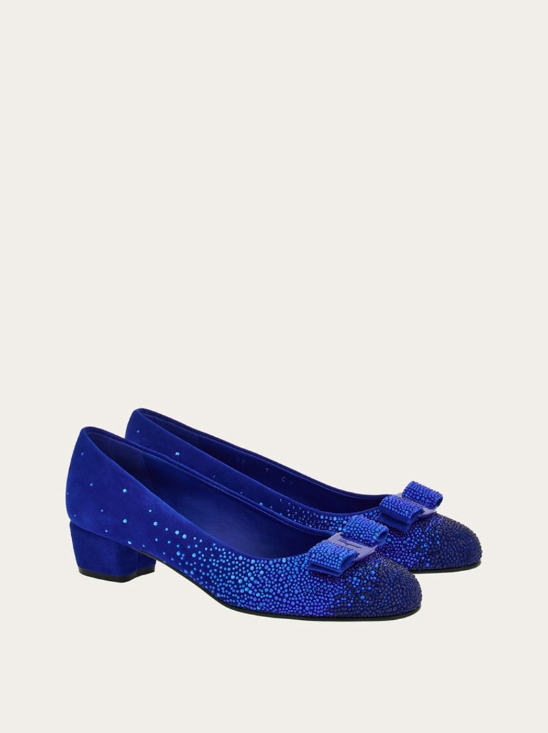 VARA BOW PUMP WITH DÉGRADÉ CRYSTALS 4