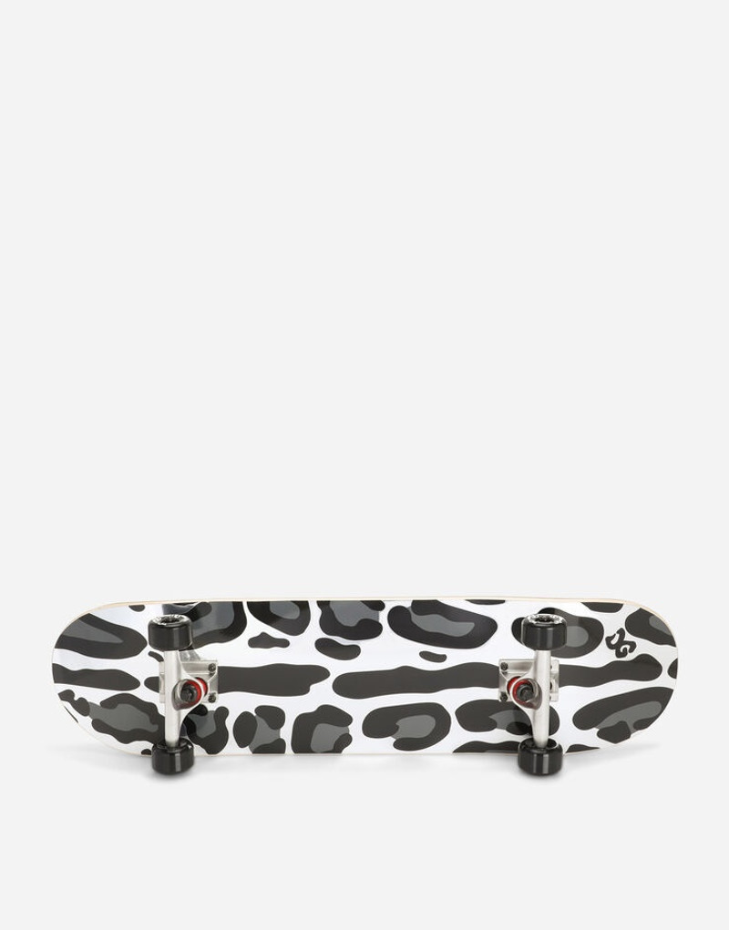 Leopard-print surfboard 5