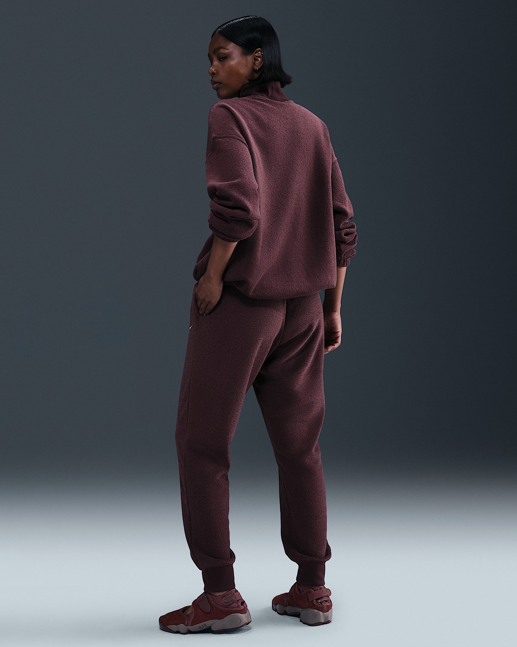 Nike Sportswear Phoenix Plush Women's Cozy Fleece Oversized Mock-Neck Top - 5