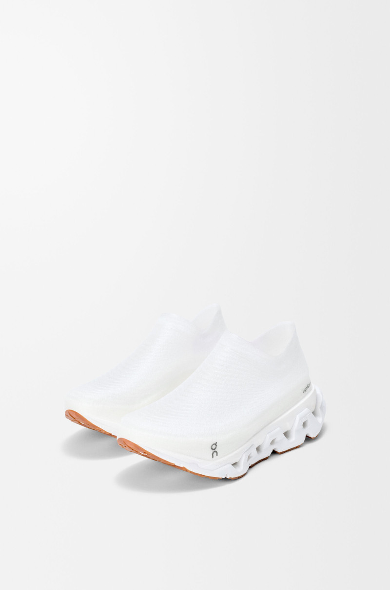 Loewe LightSpray Cloudmonster sneaker outlook