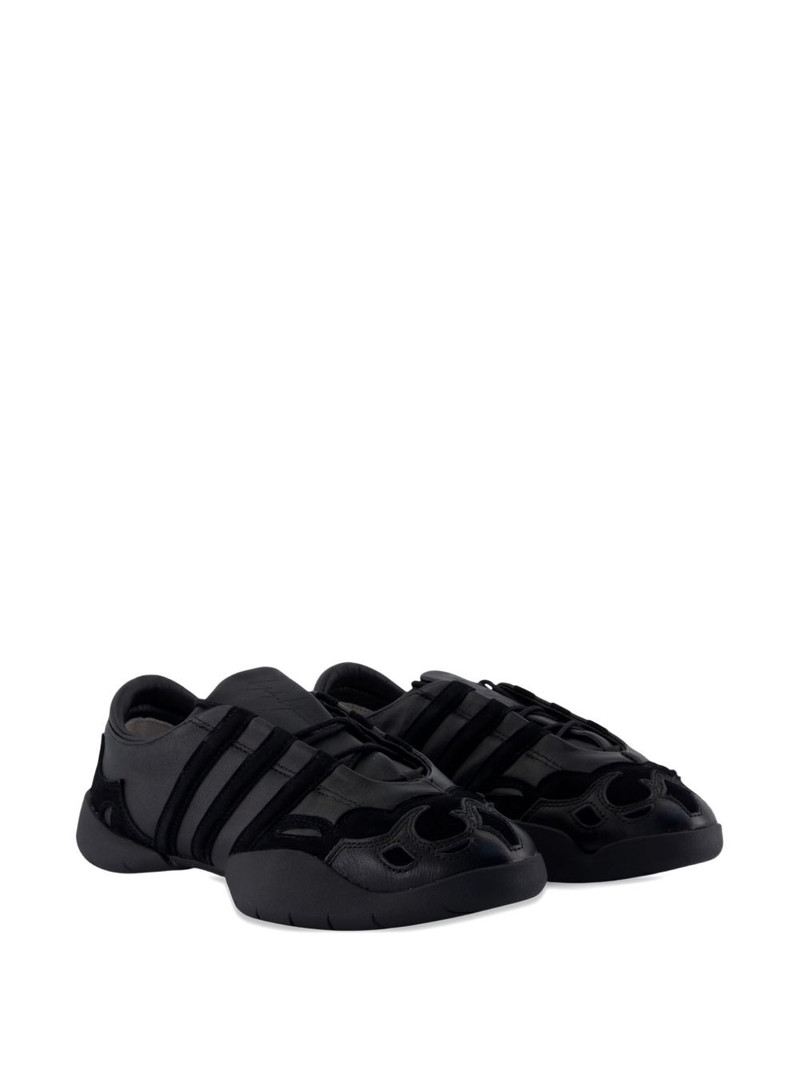 Y-3 Regu 3-Stripes sneakers outlook