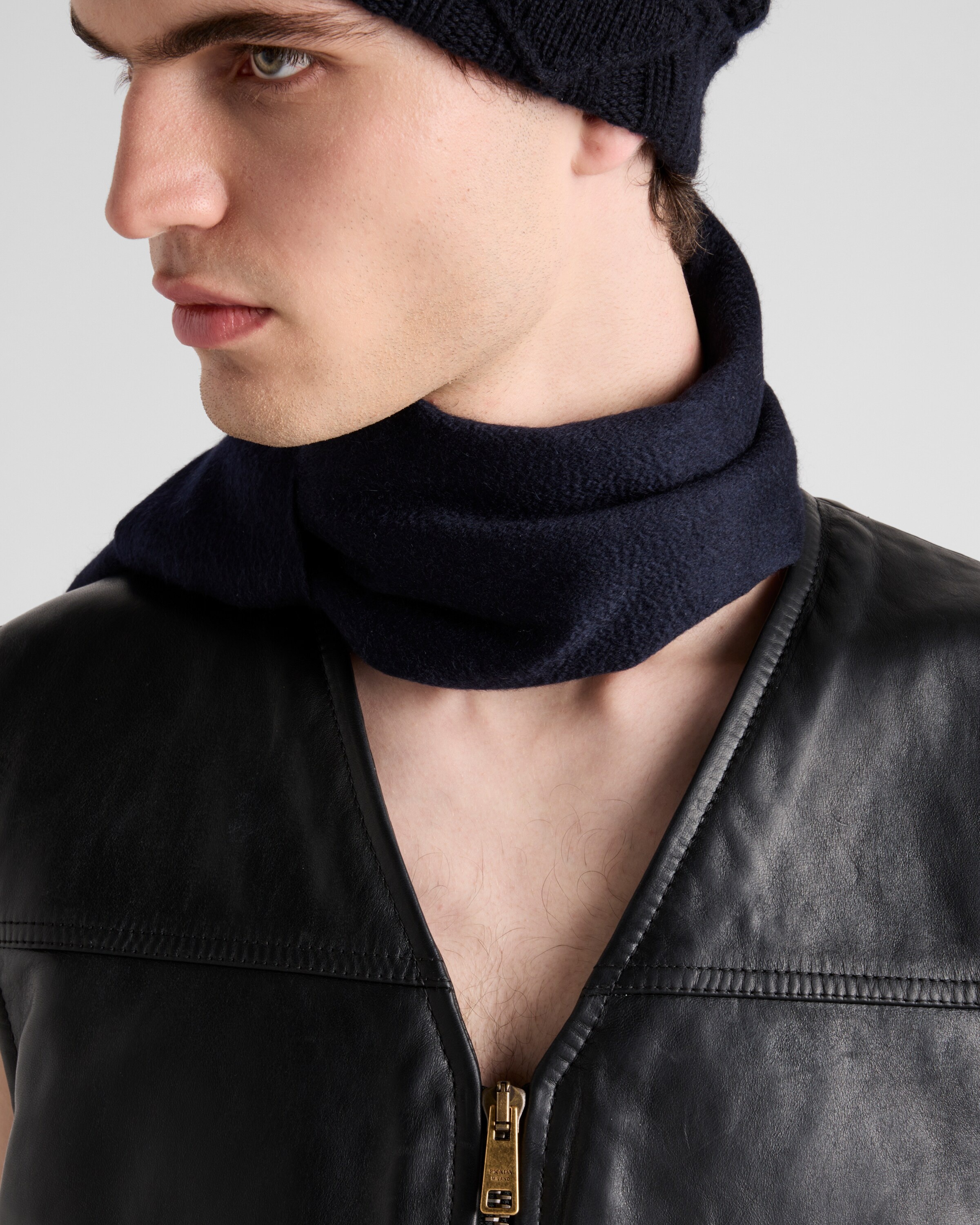 Leather and shearling vest - 3