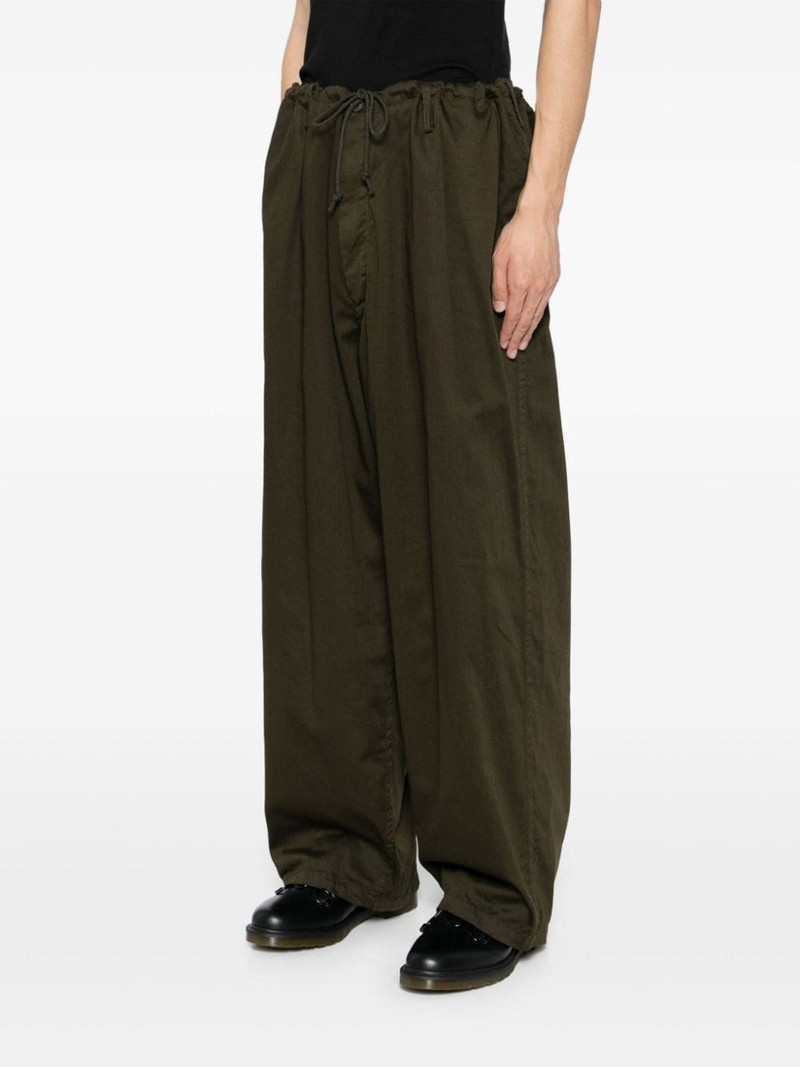 loose-fit trousers 3