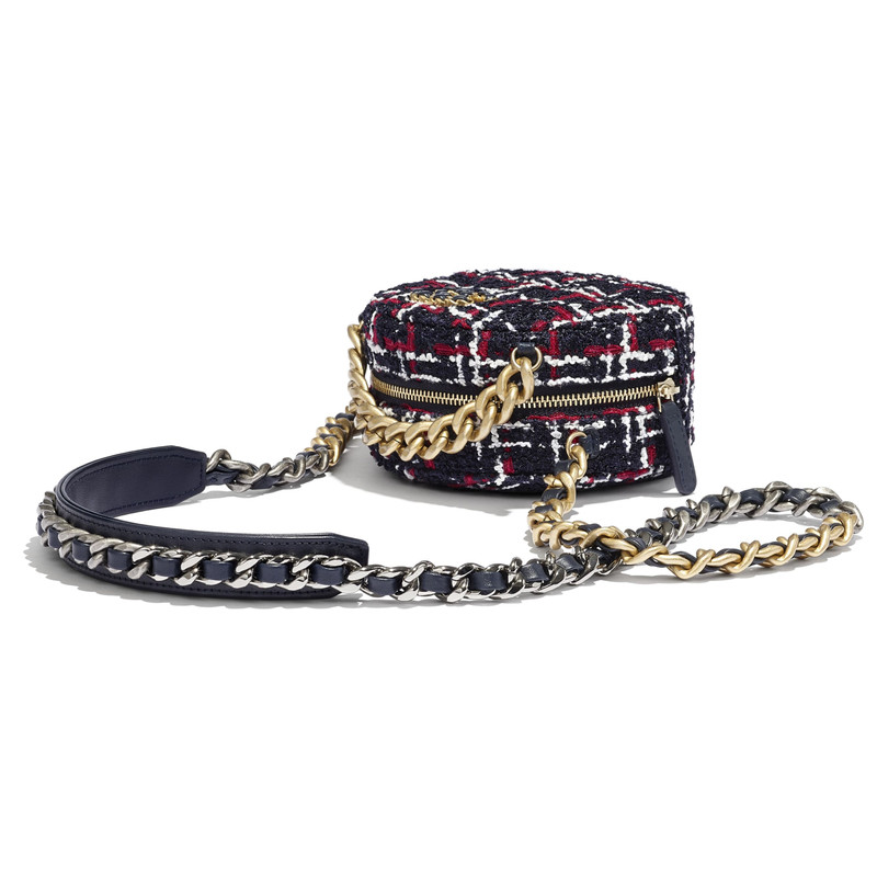 CHANEL 19 Clutch with Chain  4