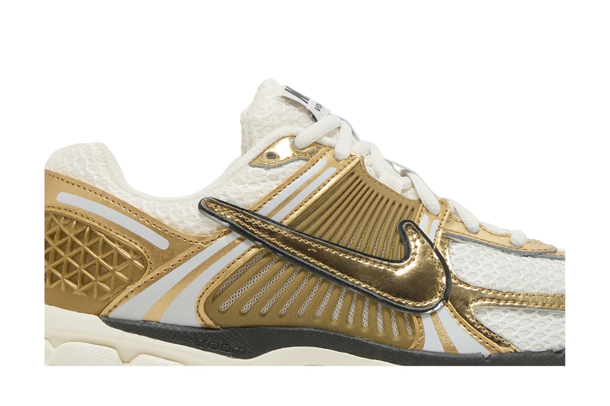 Wmns Air Zoom Vomero 5 'Metallic Gold' - 2