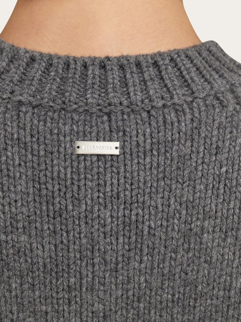 Knitted sweater with Dahlia motif 6