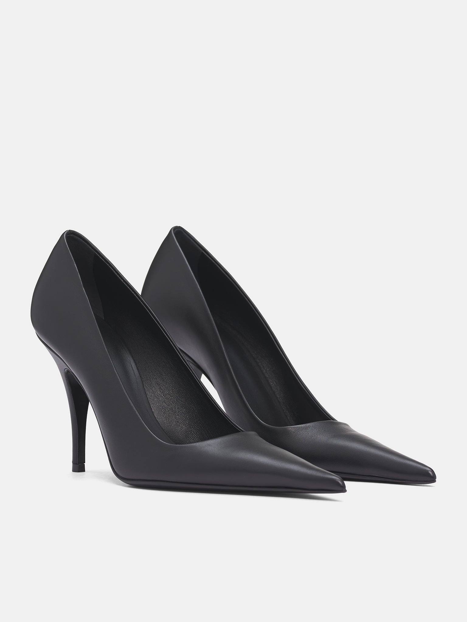Black Leather Sharp Pumps - 2