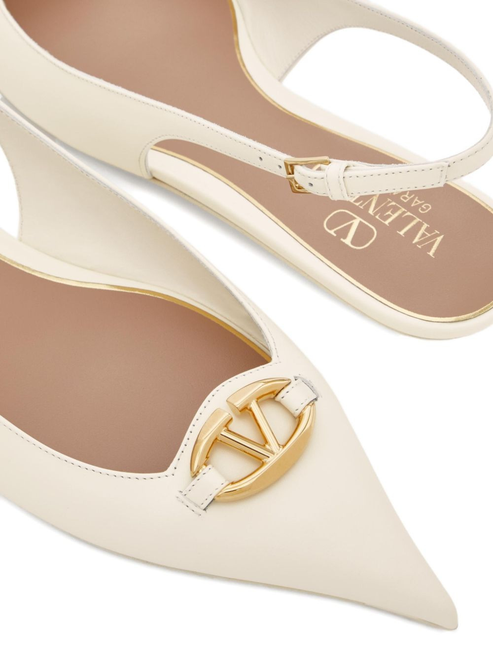 V-plaque leather pumps - 5