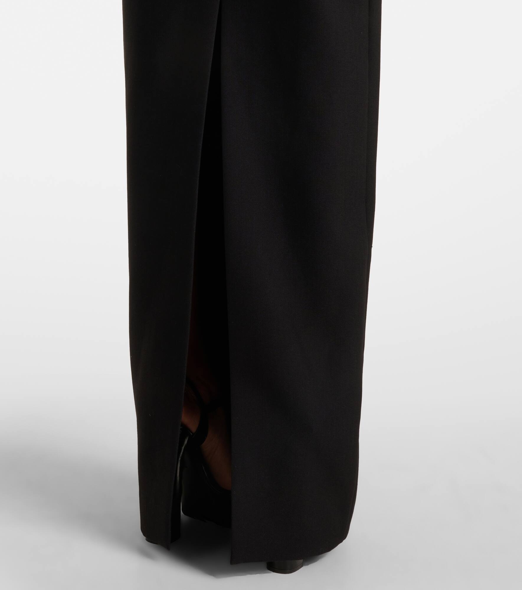 Floral-appliqué crêpe gown - 5