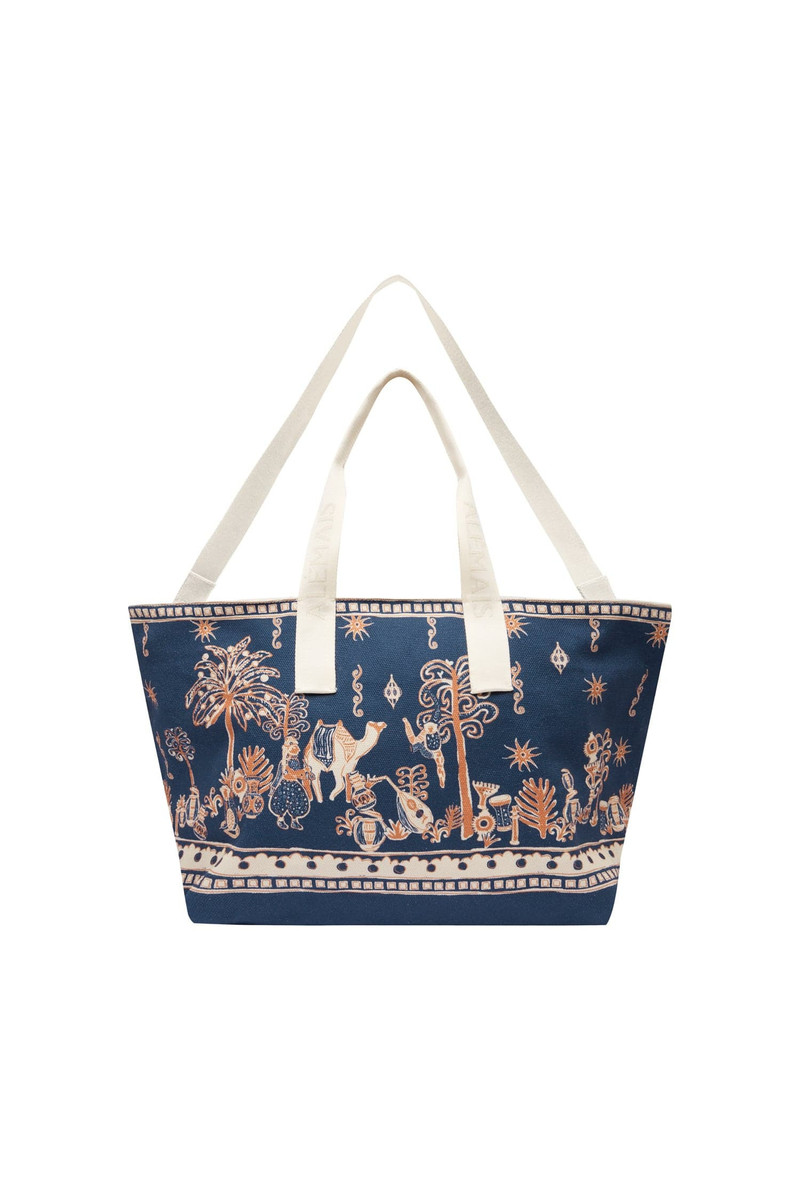 Acacia Weekender 1