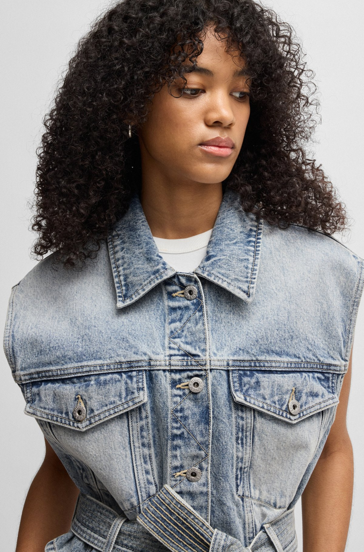 SLEEVELESS DENIM JACKET WITH STITCHED BELT - 5