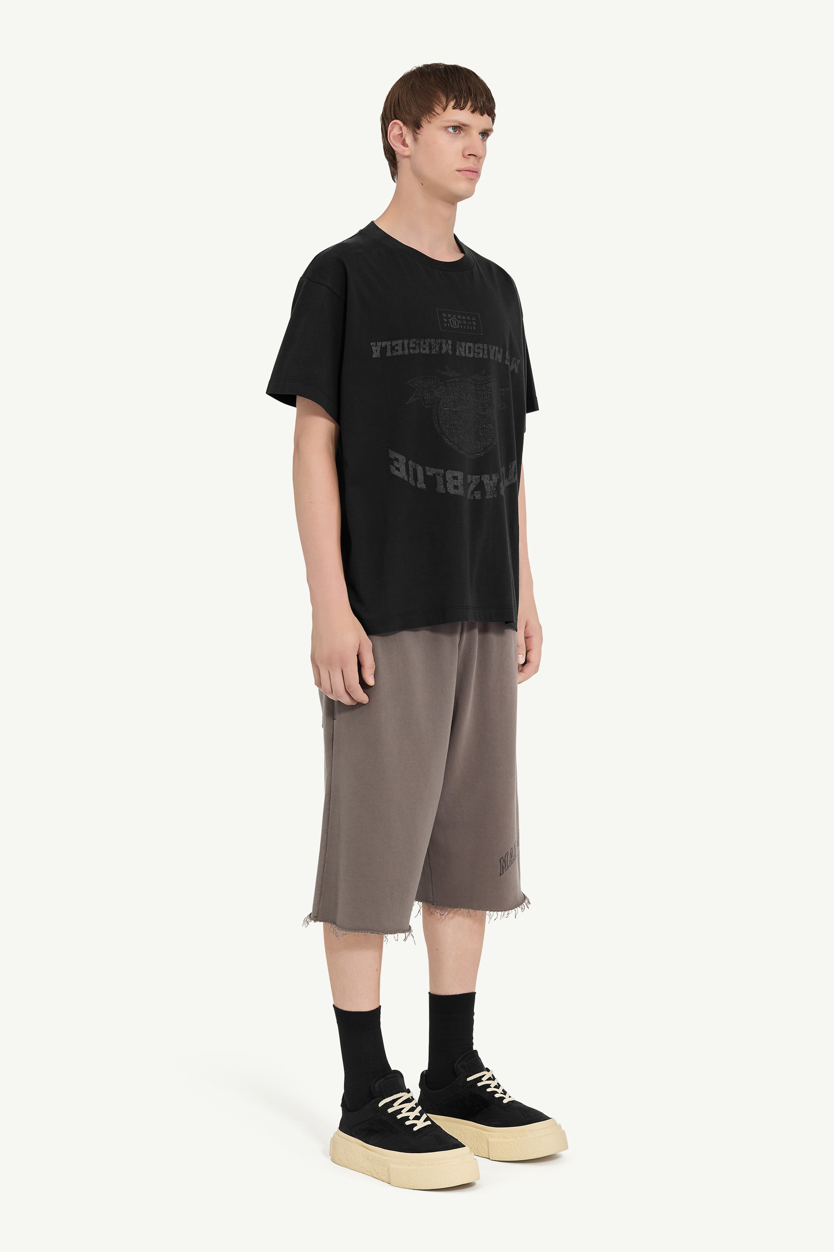 【ハンサムコーデ】MM6 マルジェラ Topaz Blue Tシャツ Black Topaz Blue T-shirt by MM6 Maison Margiela on Sale