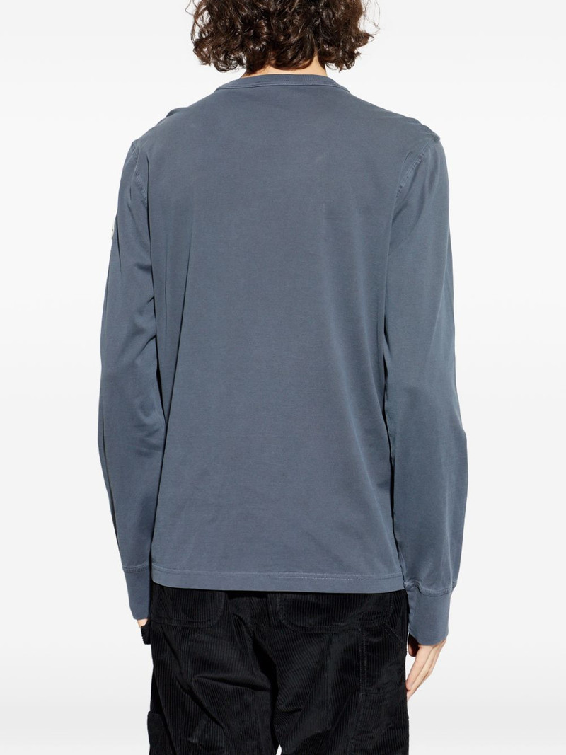long-sleeved T-shirt 4