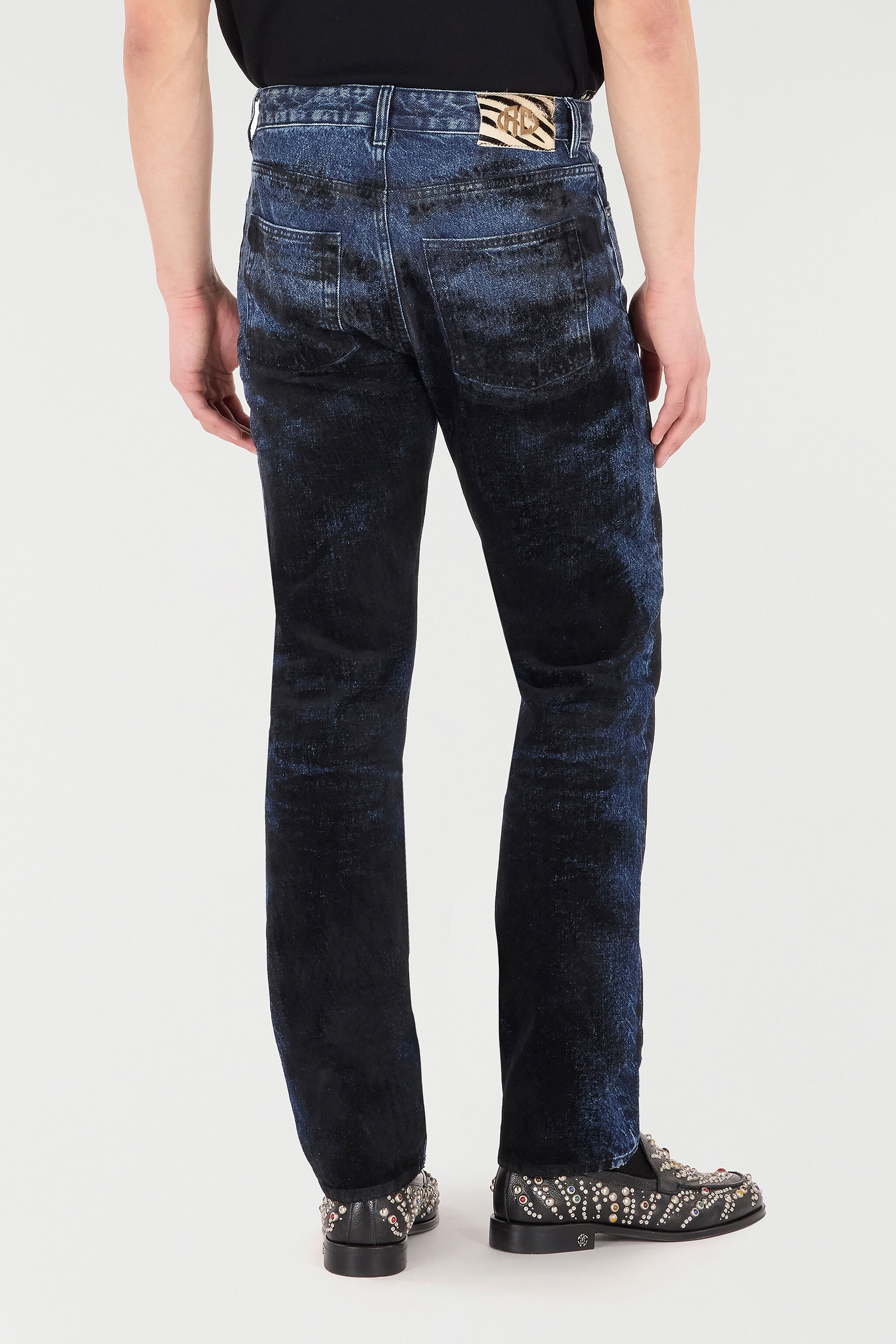 Jeans With Contrasting Discoloration Detailing - 4