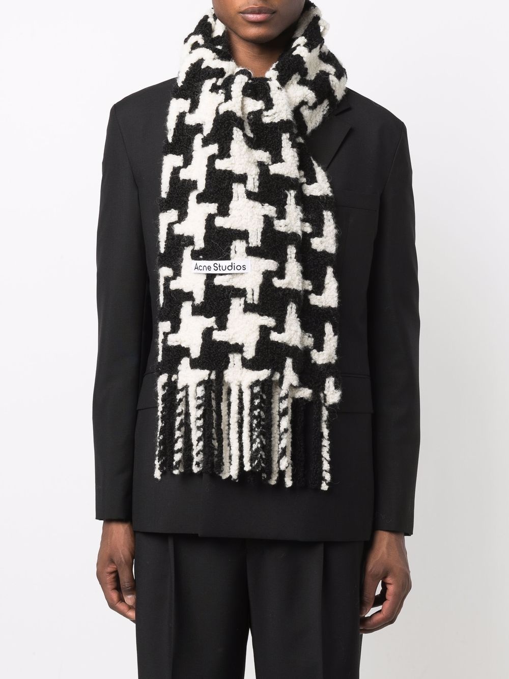 houndstooth-pattern knitted scarf - 2