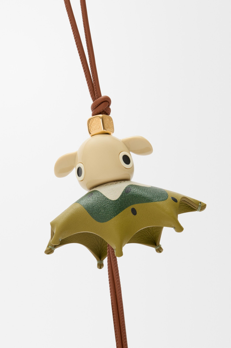 Loewe Kiwi Puzz charm outlook