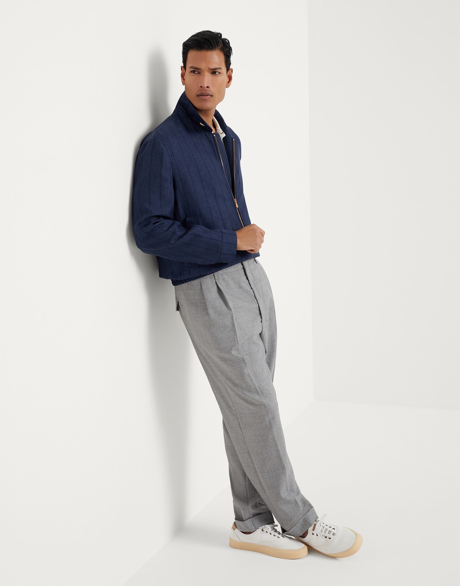 Virgin wool fresco relaxed fit trousers with double pleats - 4