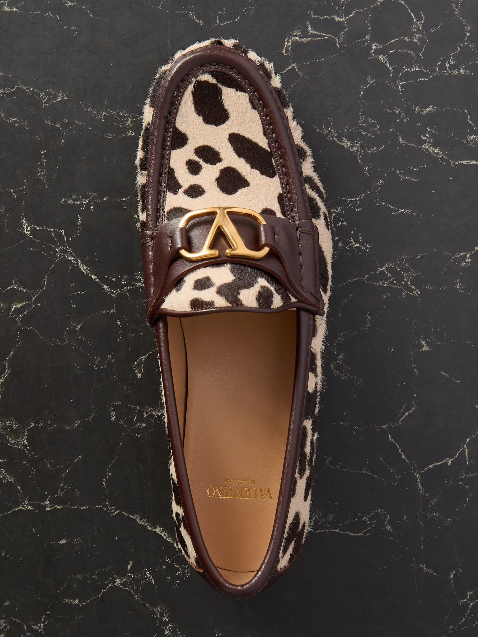 VLogo Signature 20 leather-trimmed leopard-print calf hair loafers Leopard print - 5