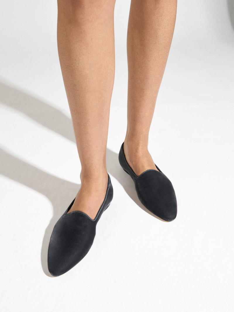 Aeyde Vanna Velvet Flats outlook