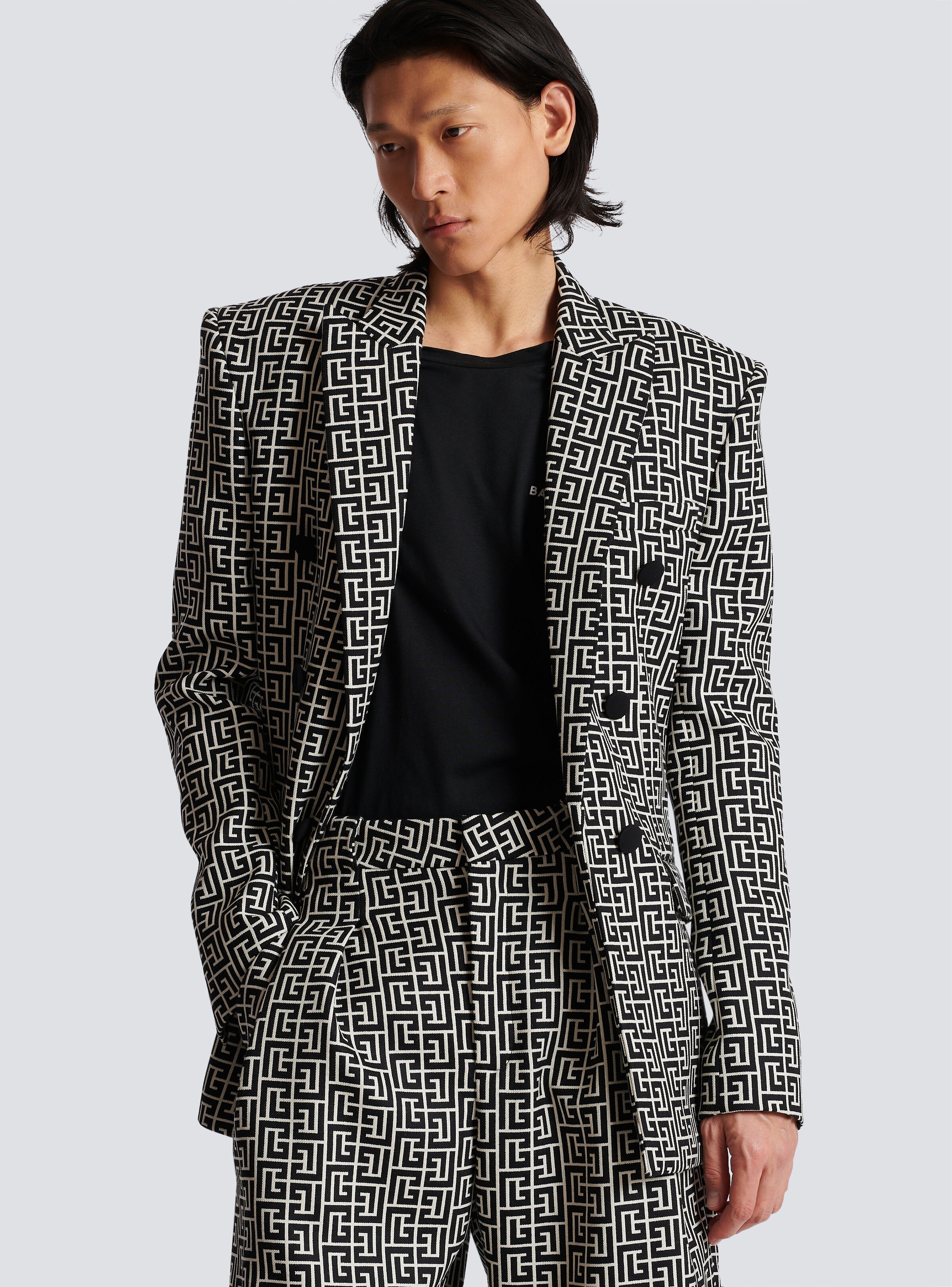 Oversized monogrammed blazer - 7