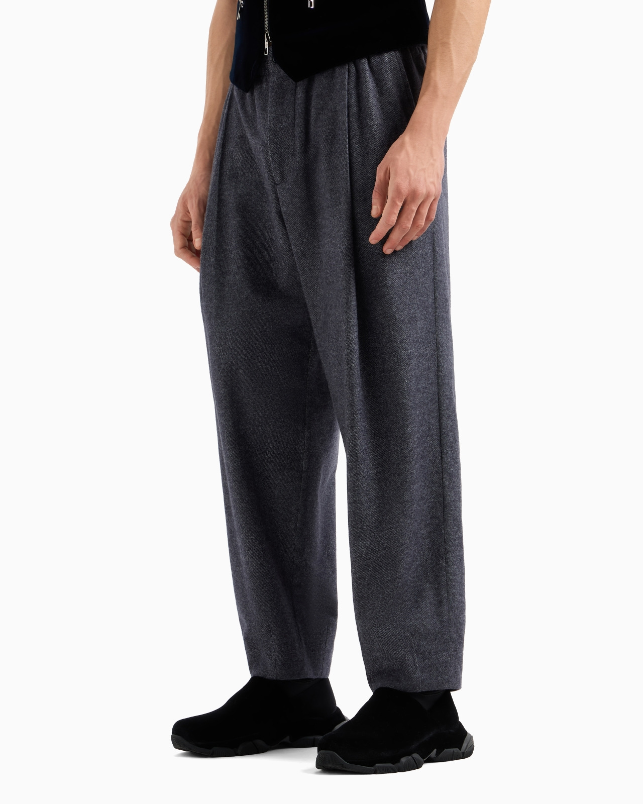 SINGLE-PLEAT TROUSERS IN CASHMERE-BLEND FLANNEL - 4