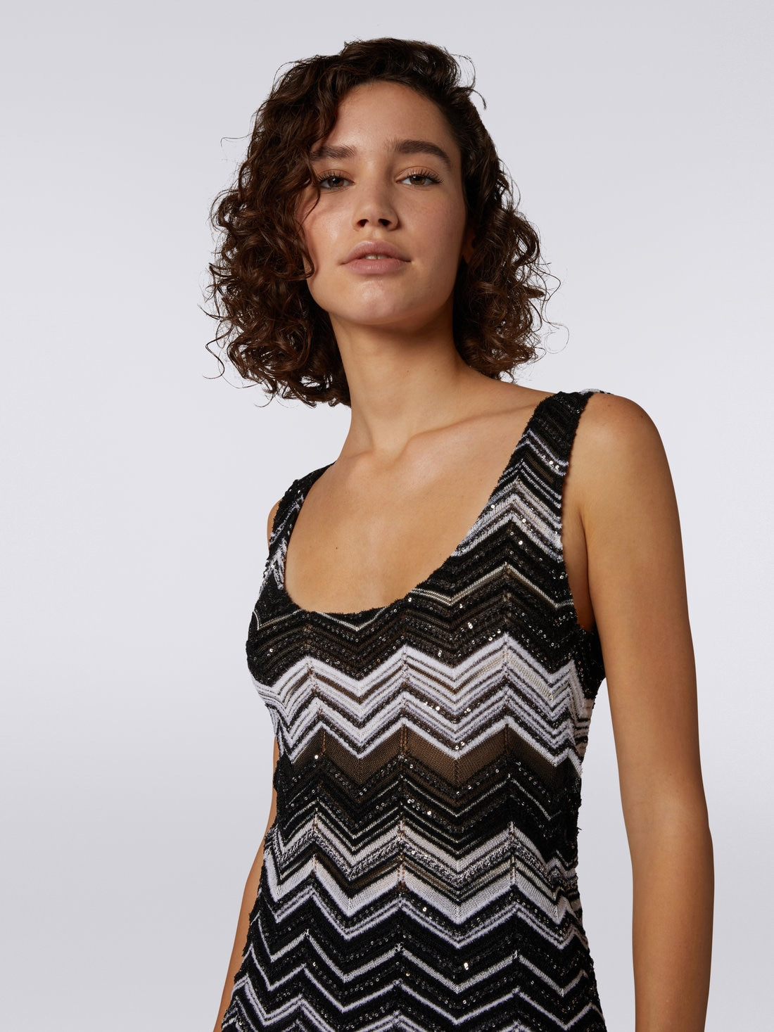Viscose chevron tank top with sequins - 5
