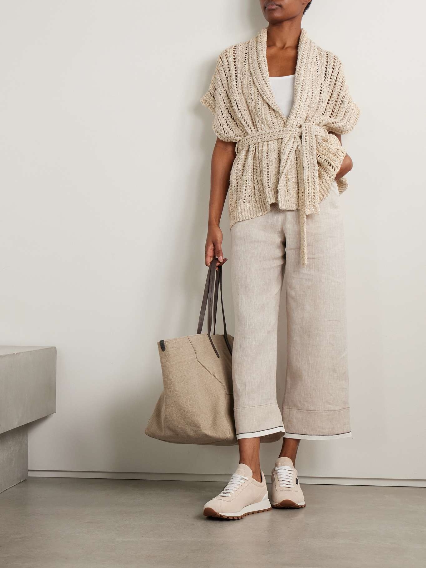 パンツ BRUNELLO CUCINELLI Baggy Crop linen trousers with shiny cuff Brunello Cucinelli Linen baggy cropped trousers with shiny