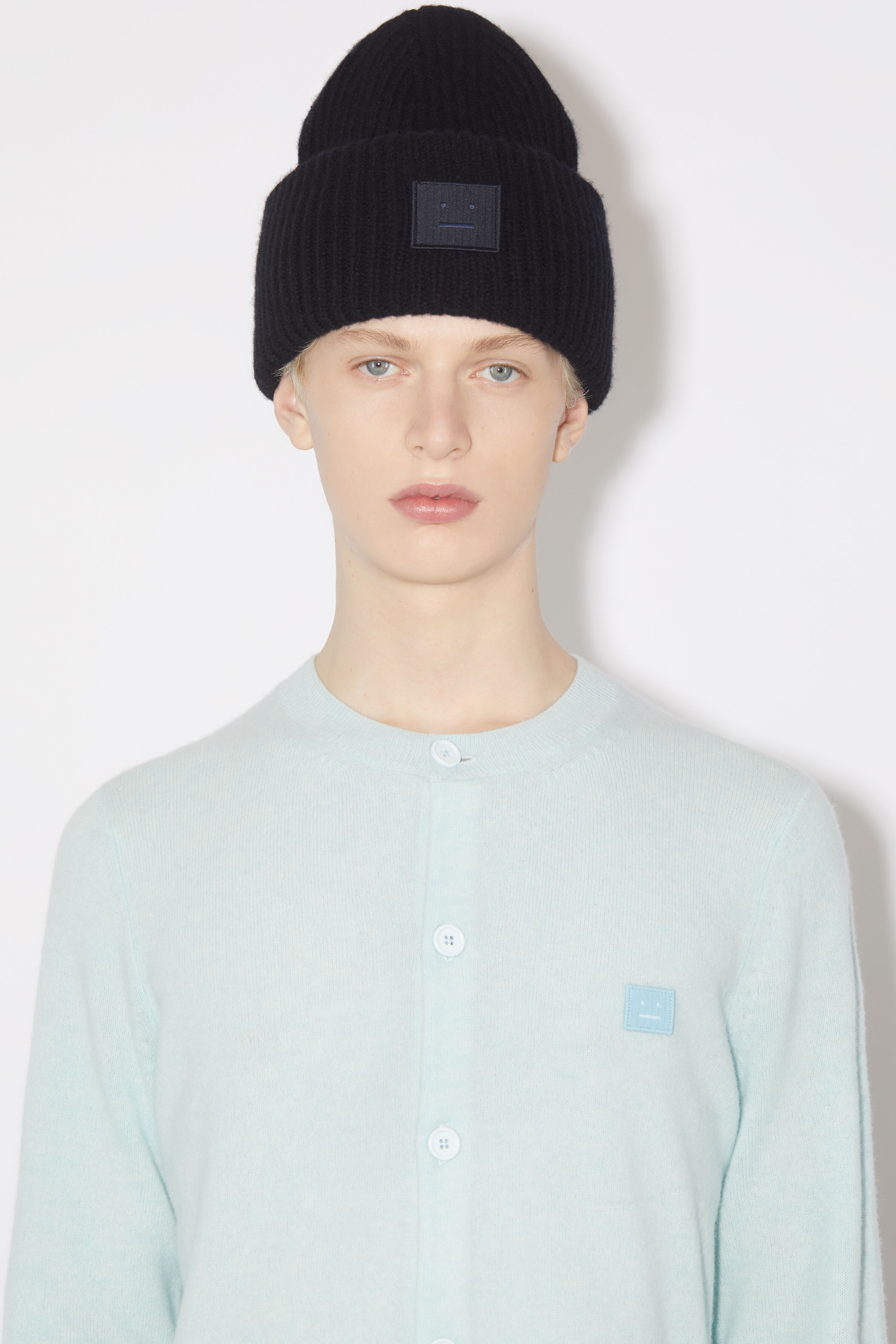 Large face logo beanie - Black - 3