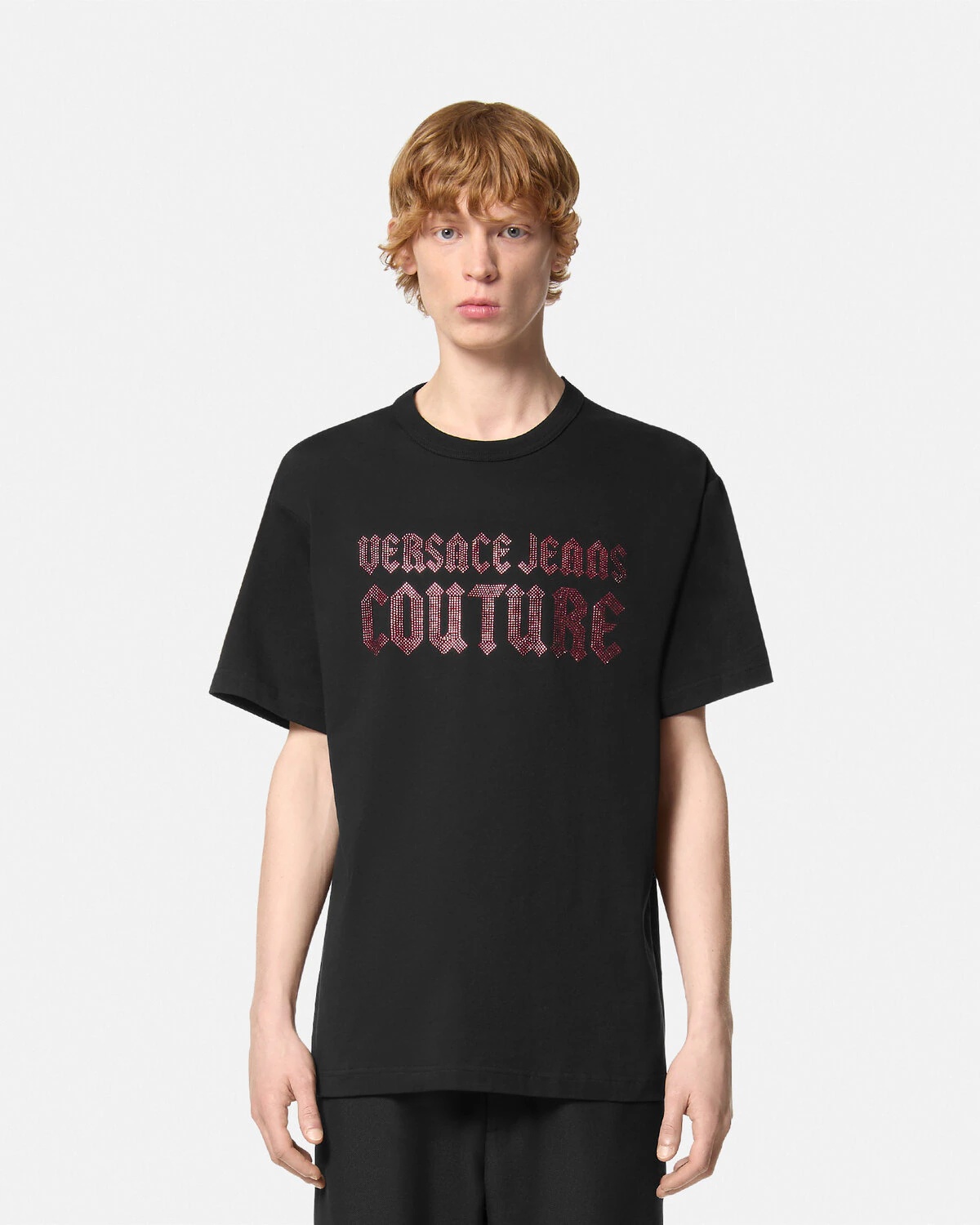 Tシャツ・カットソー VERSACE JEANS GOTHIC LOGO T-SHIRT VERSACE JEANS COUTURE Crystal Gothic Logo Regular-Fit T