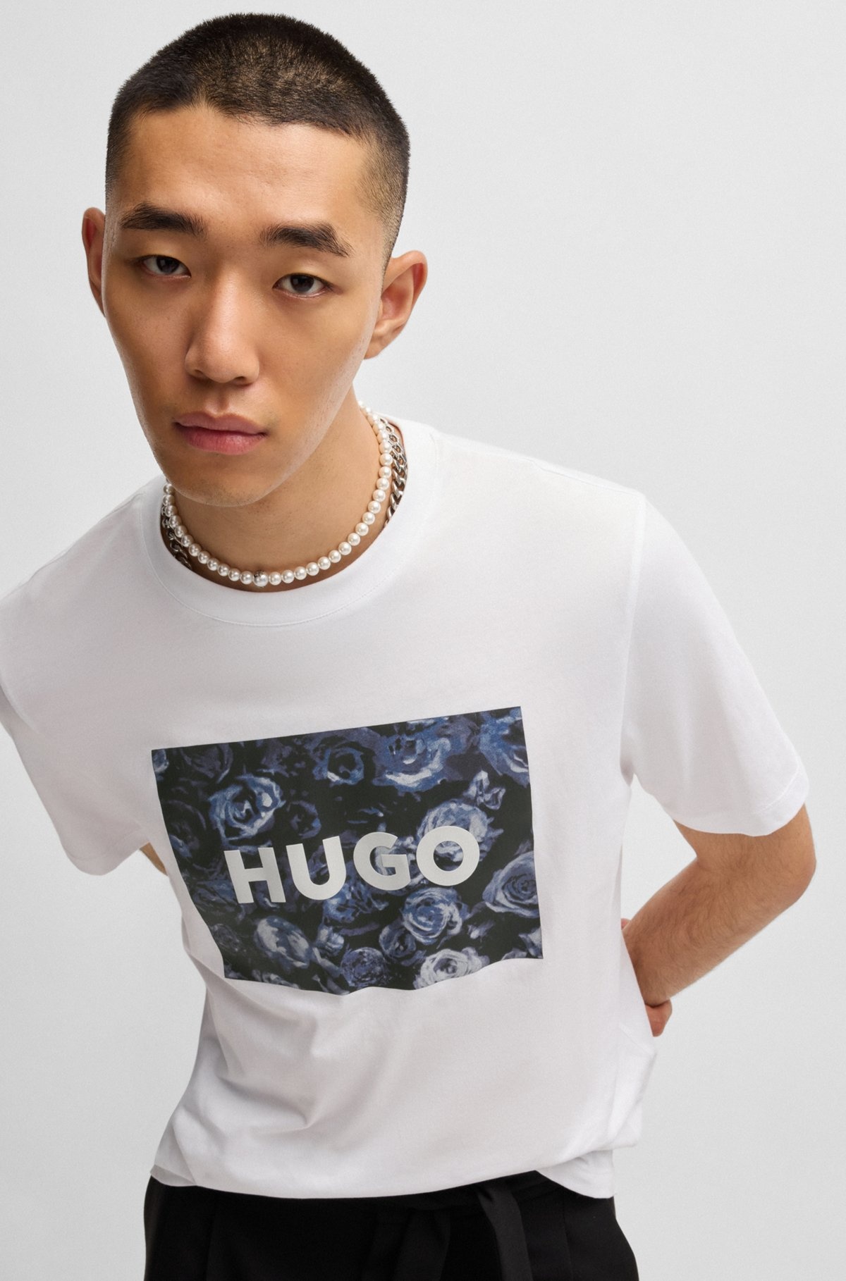 COTTON-JERSEY REGULAR-FIT T-SHIRT WITH SEASONAL ARTWORK - 3