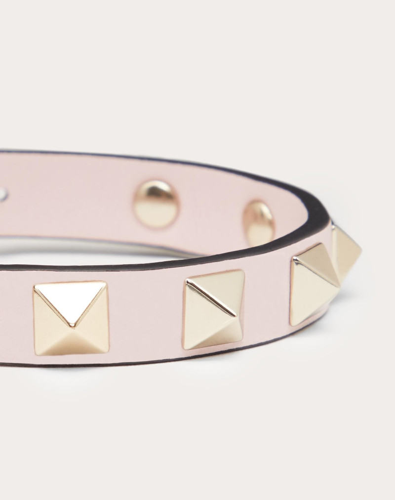 Valentino ROCKSTUD BRACELET outlook