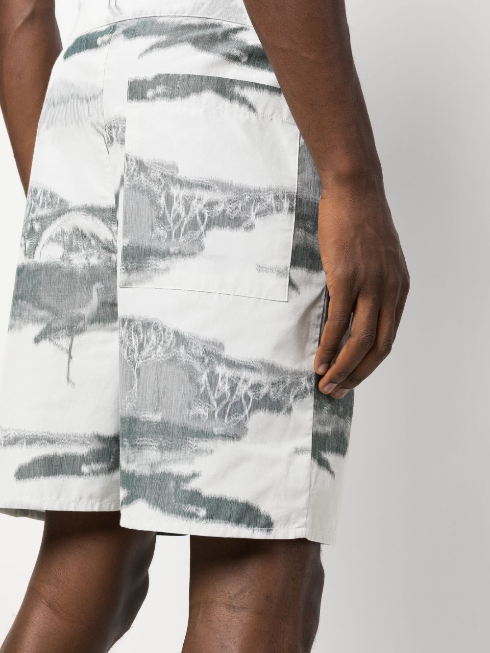 graphic-print bermuda shorts - 5