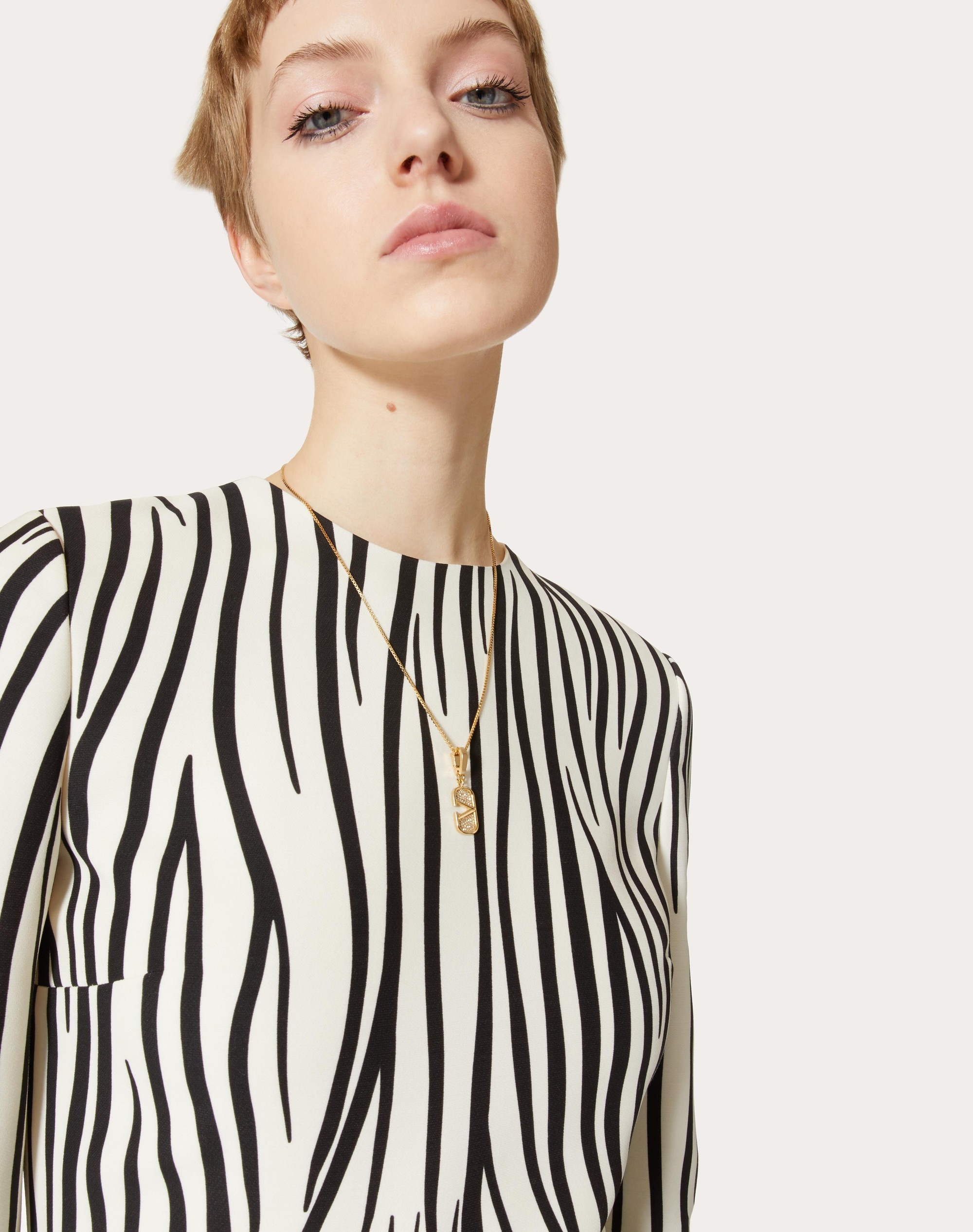 VLOGO SIGNATURE - CHEZ MAISON VALENTINO METAL AND SWAROVSKI ® CHARM - 4