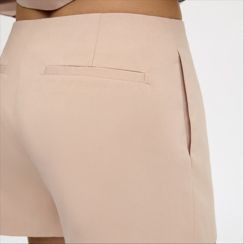 Front Seam Short 6