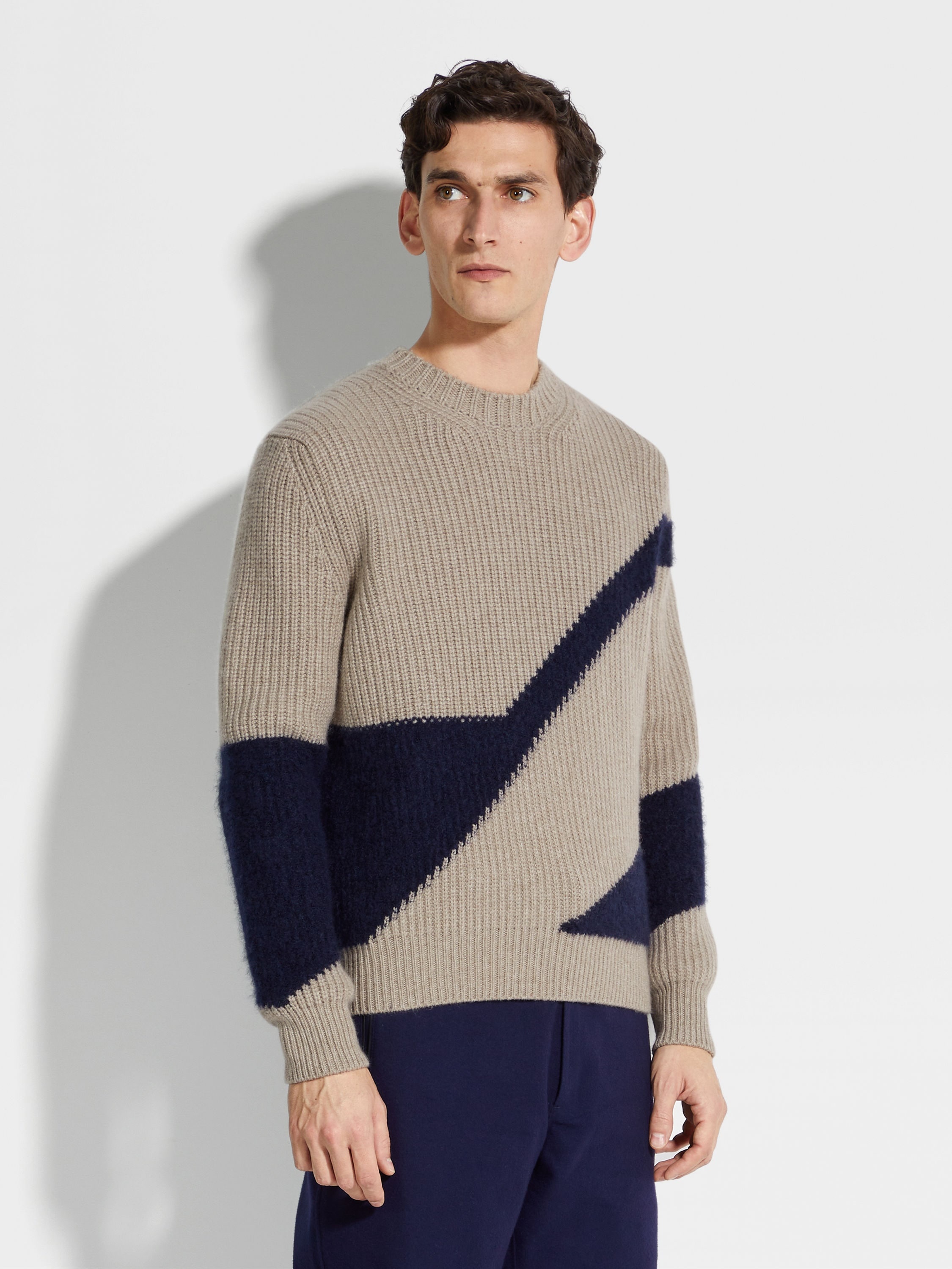 LIGHT TAUPE AND INK BLUE CASHMERE AND SILK CREWNECK - 4