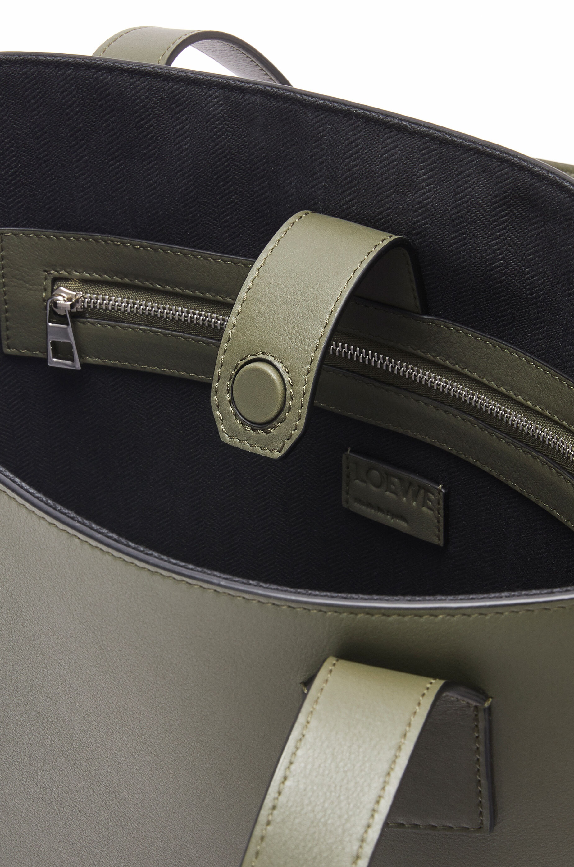 Buckle Horizontal Tote in classic calfskin - 4