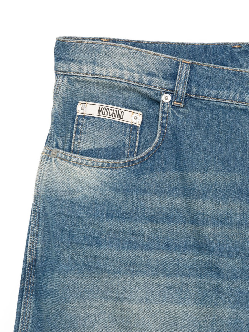 logo shorts 3