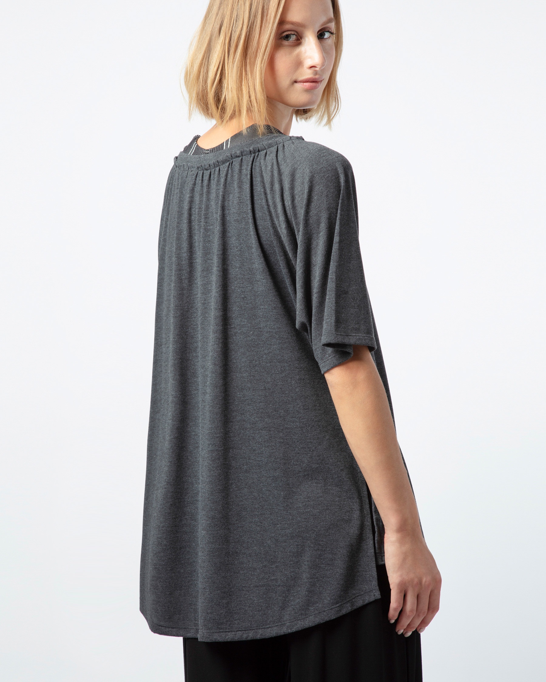 Oversize neckline to tighten t-shirt - 4
